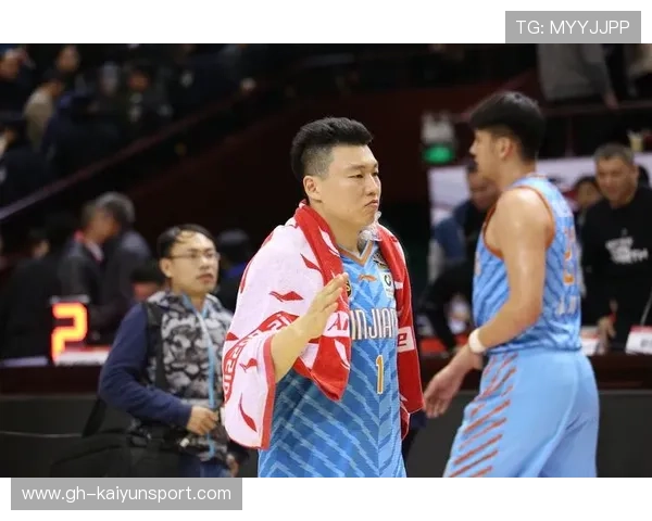 上海久事和广东宏远强强对话，李根成为场上关键人物